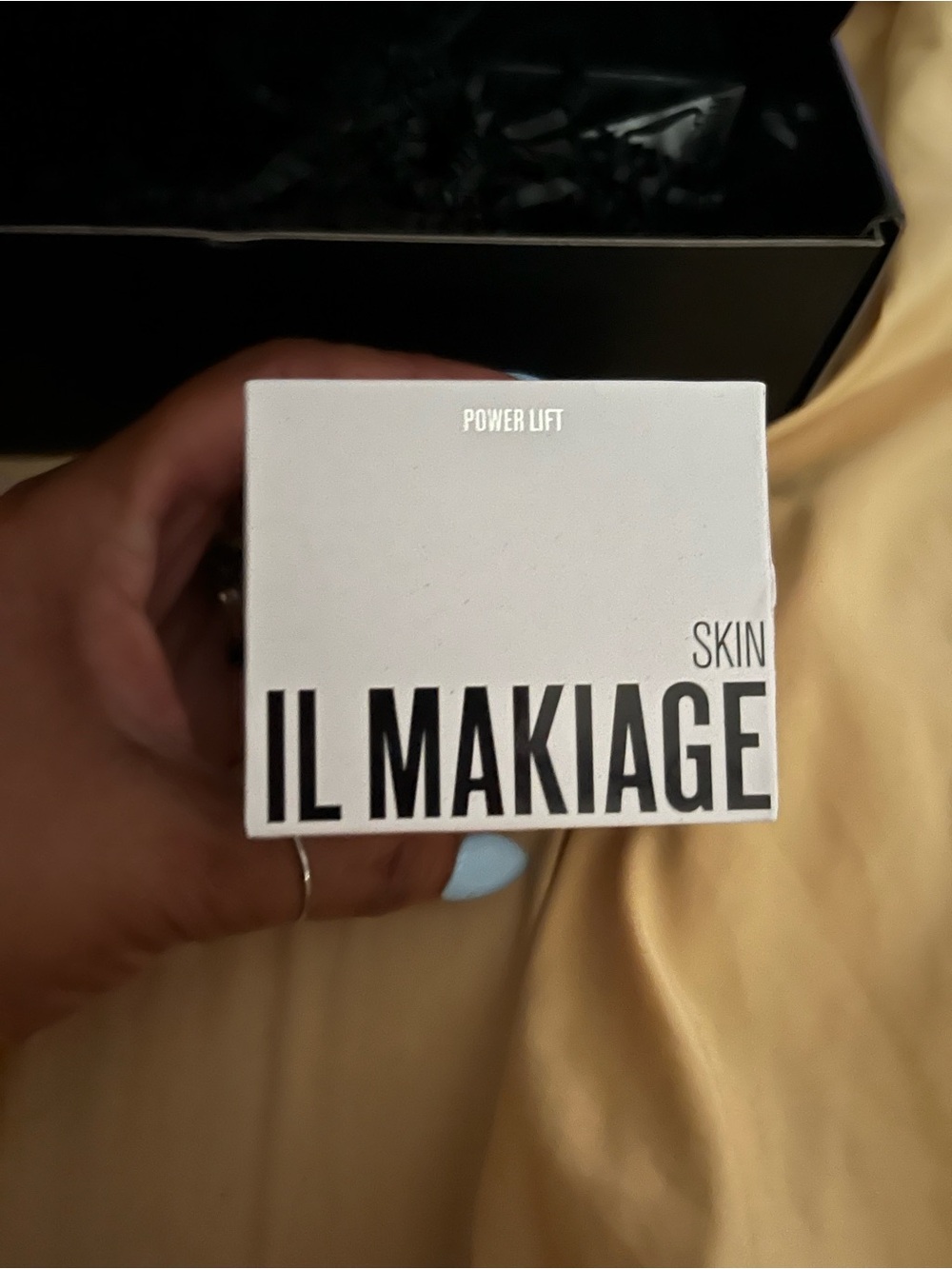 IL MAKIAGE Skin Power Lift Moisturizer White